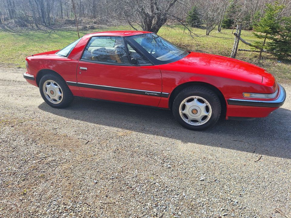 1991 Buick Reatta For Sale in St-Calixte, QC | Canada