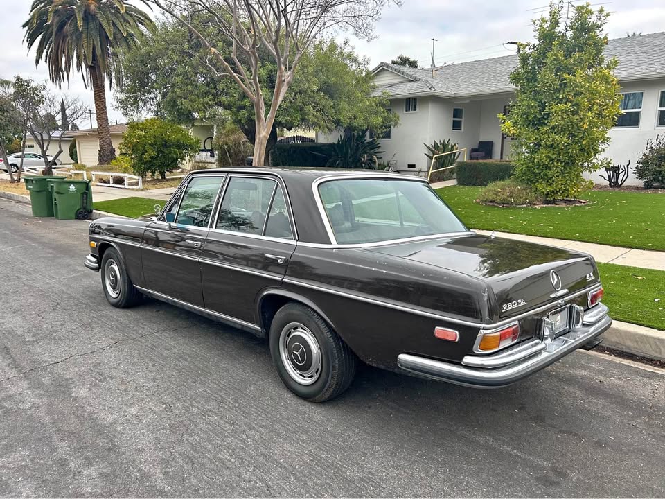 1973 Mercedes-Benz 280 SE 4.5 For Sale in Tarzana, CA | USA