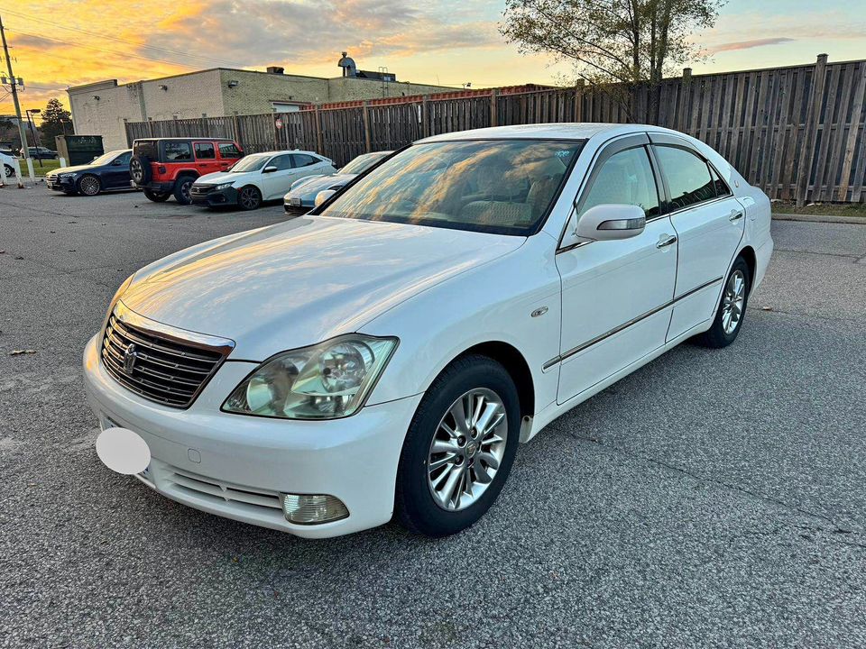 2005 Toyota Crown Royal Saloon For Sale in Toronto, ON | Canada