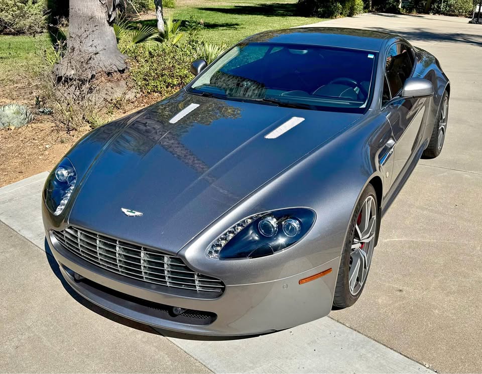 2012 Aston Martin V8 Vantage For Sale in Ventura, CA | USA