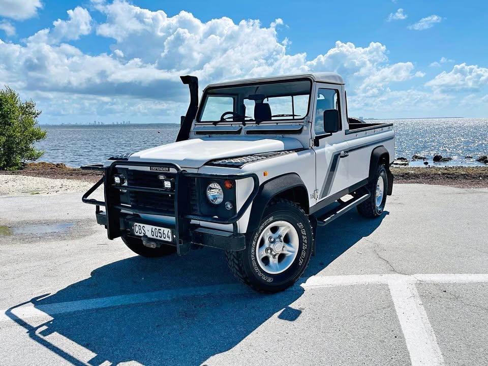 1997 Land Rover Defender 110 Pickup For Sale in Pinecrest, FL | USA