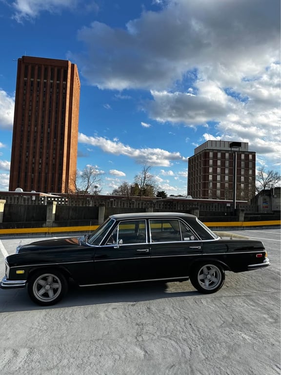 1968 Mercedes-Benz 280 SE For Sale in Hadley, MA | USA